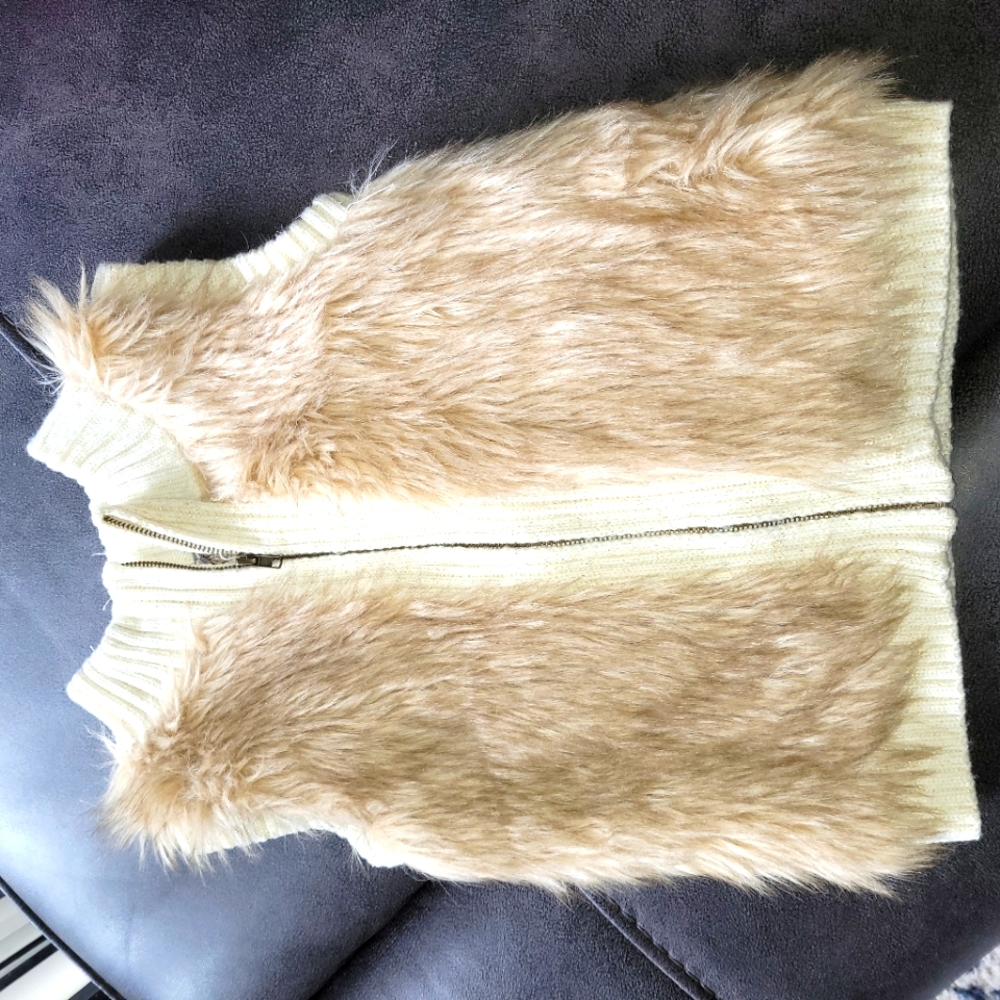 Girls 100% faux fur trim vest